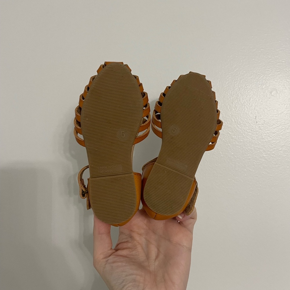 Old Navy Toddler Sandals - Picture 5 of 7